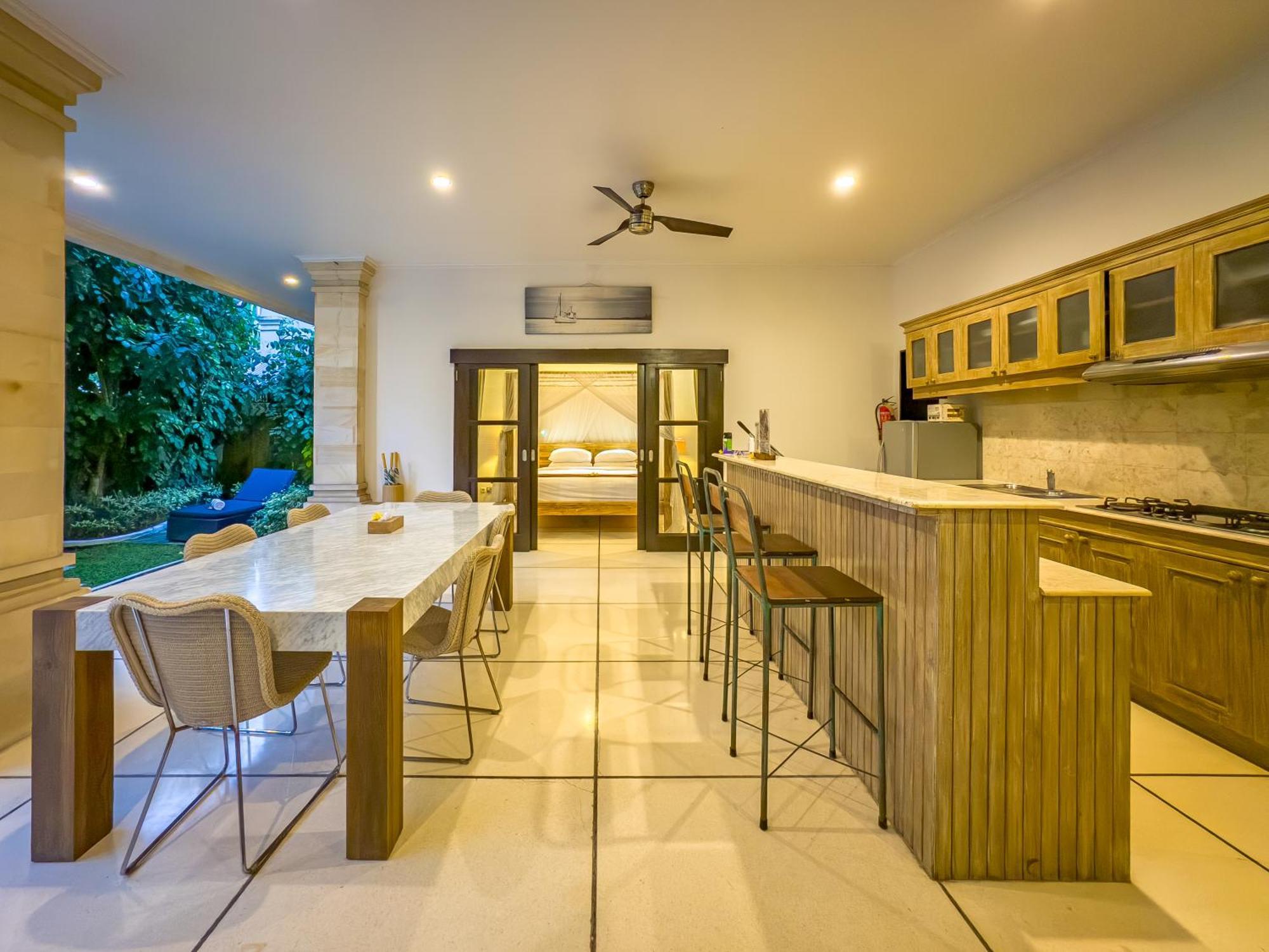 Villa Bugis Kayu Aya Seminyak Δωμάτιο φωτογραφία