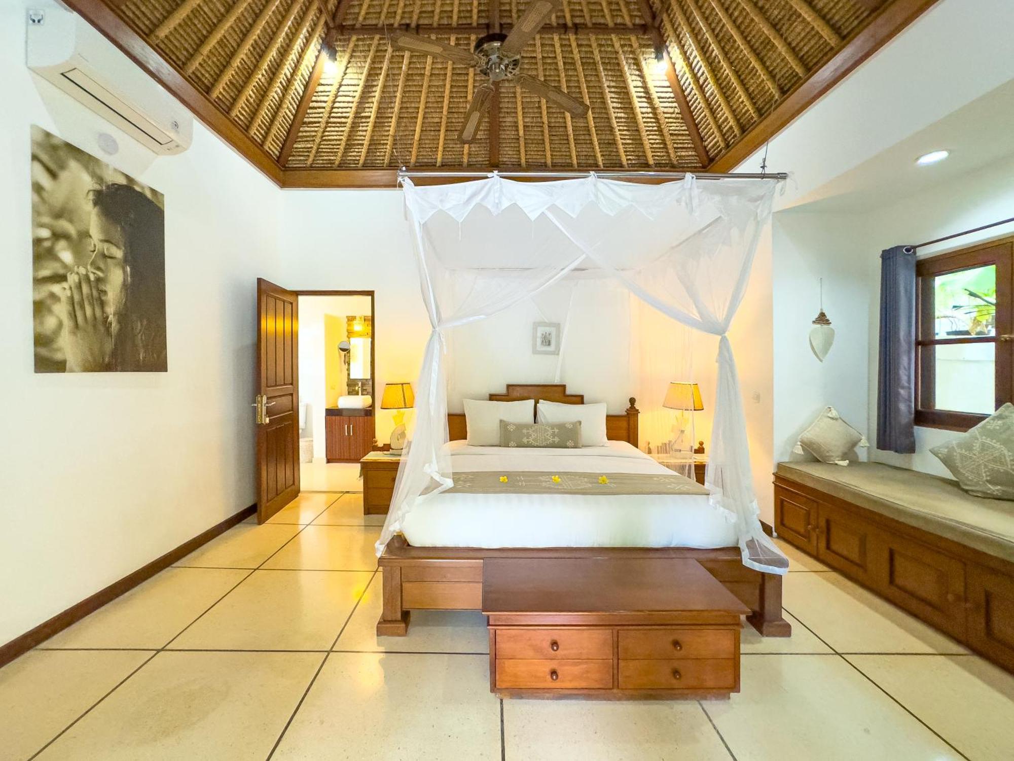 Villa Bugis Kayu Aya Seminyak Δωμάτιο φωτογραφία